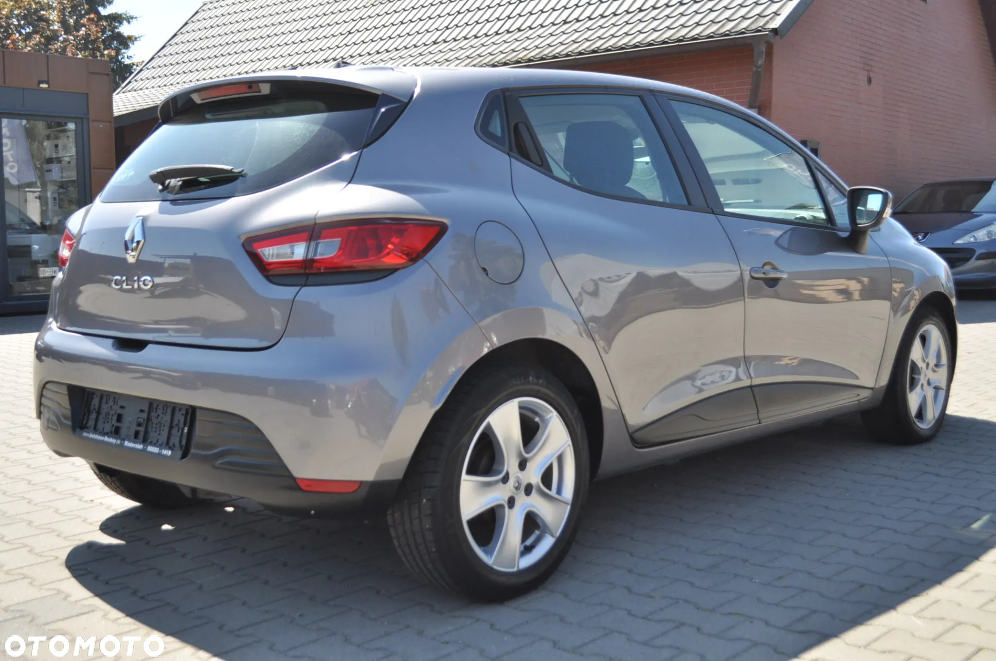 Renault Clio 1.2 16V Limited Plus - 25