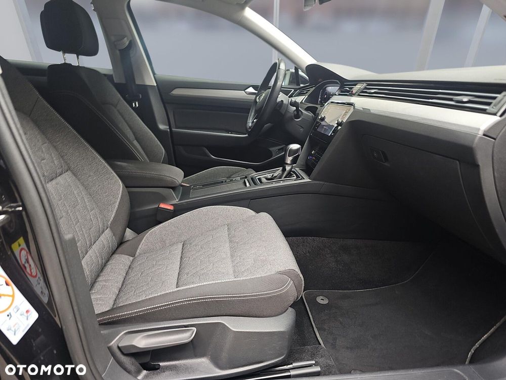 Volkswagen Passat Variant - 11