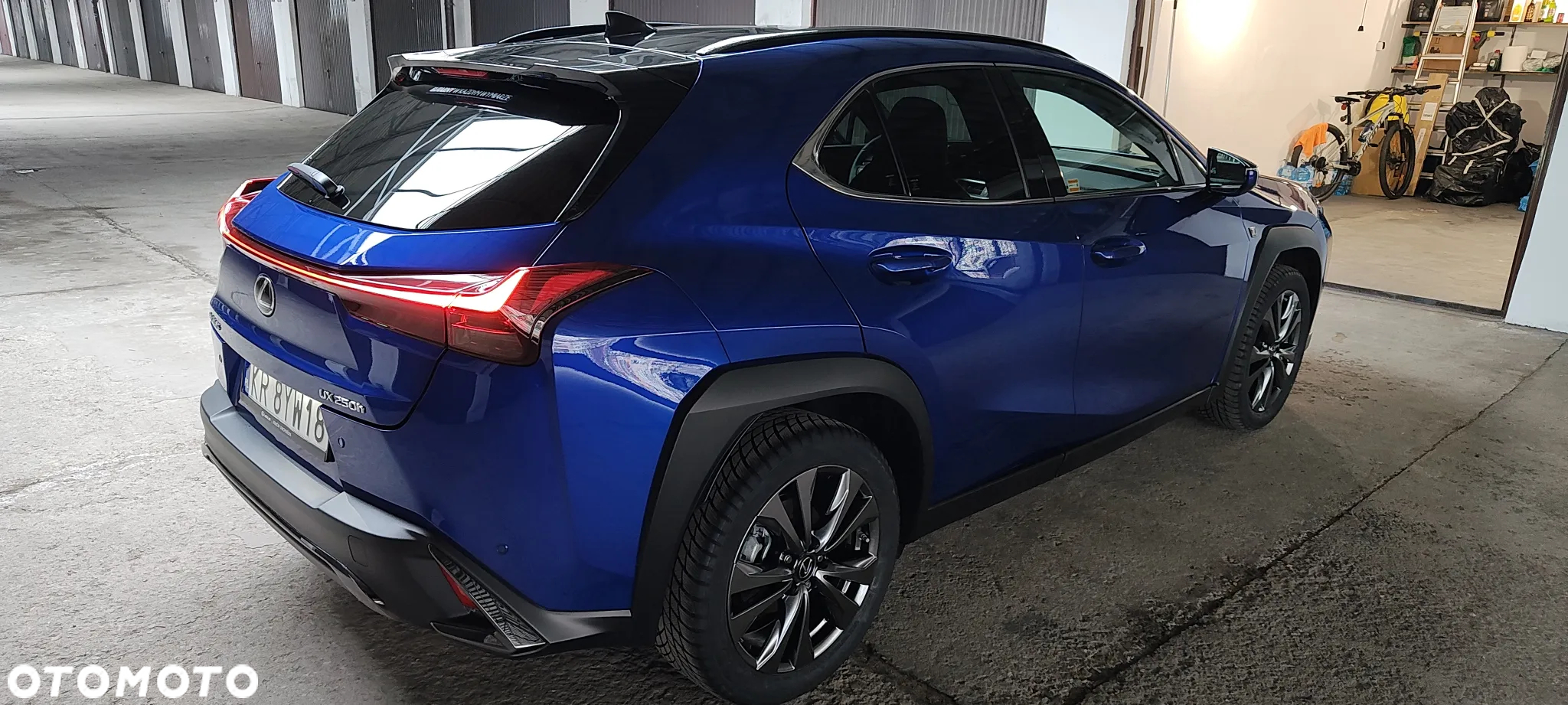 Lexus UX - 10
