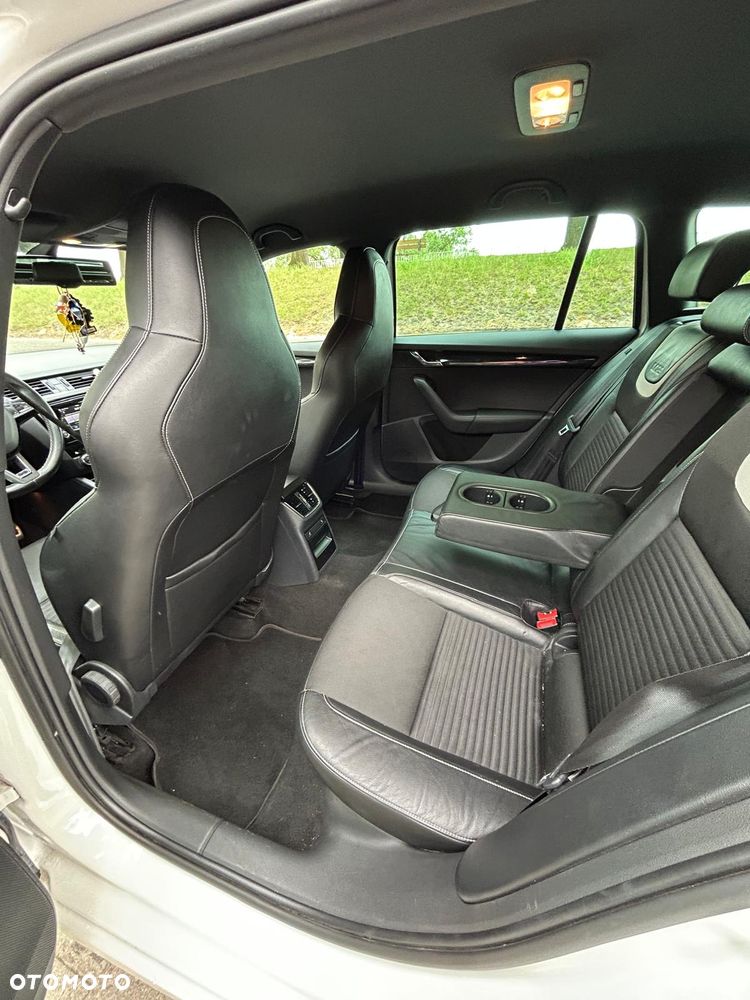 Skoda Octavia 2.0 TDI DSG RS - 7
