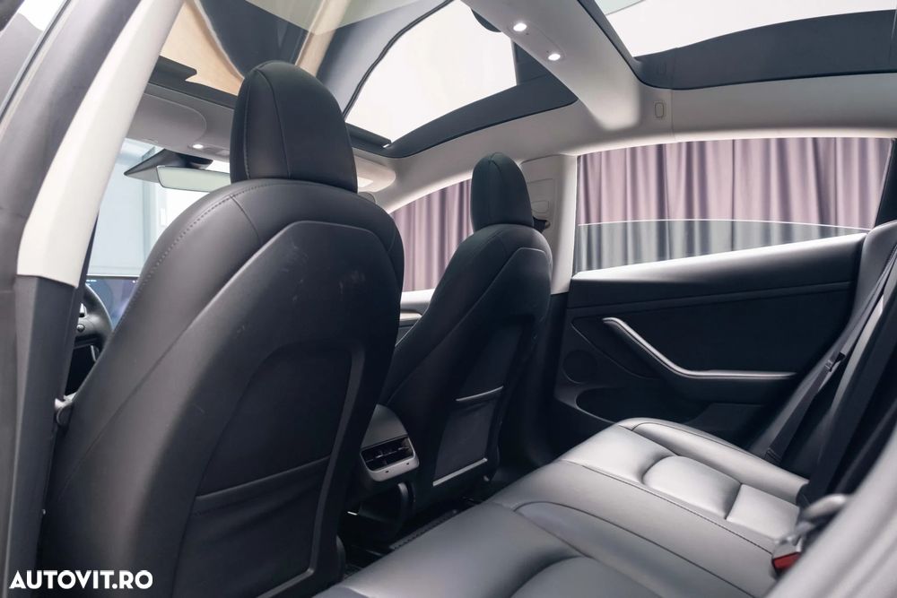 Tesla Model 3 Performance - 16