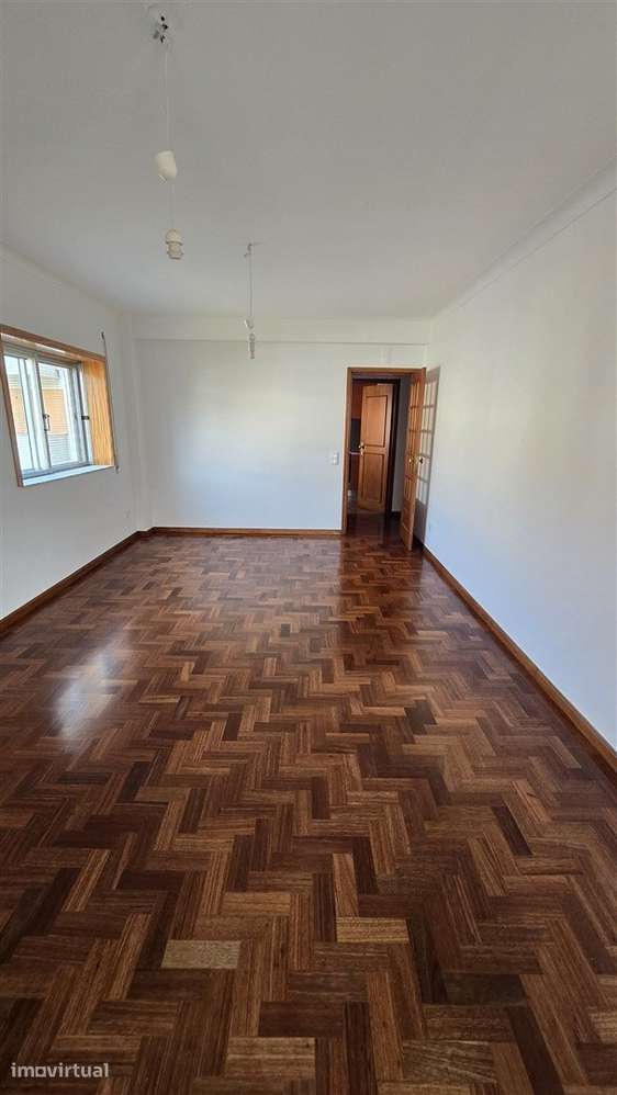 APARTAMENTO T3 NO CENTRO DA PÓVOA DE VARZIM - Grande imagem: 4/17