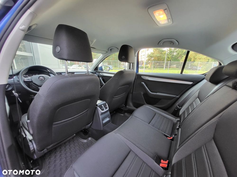 Skoda Octavia 1.4 TSI Ambition - 8