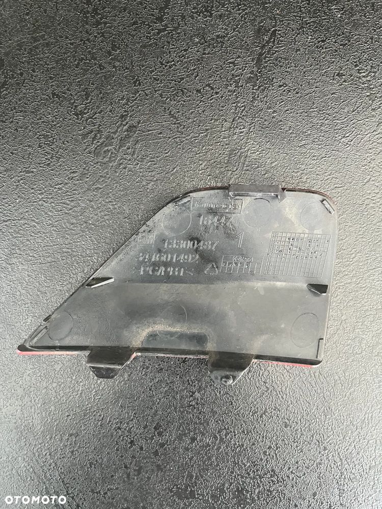 Zafira C Zaślepka haka zderzaka przód 13300487 KOLOR Z50S - 2