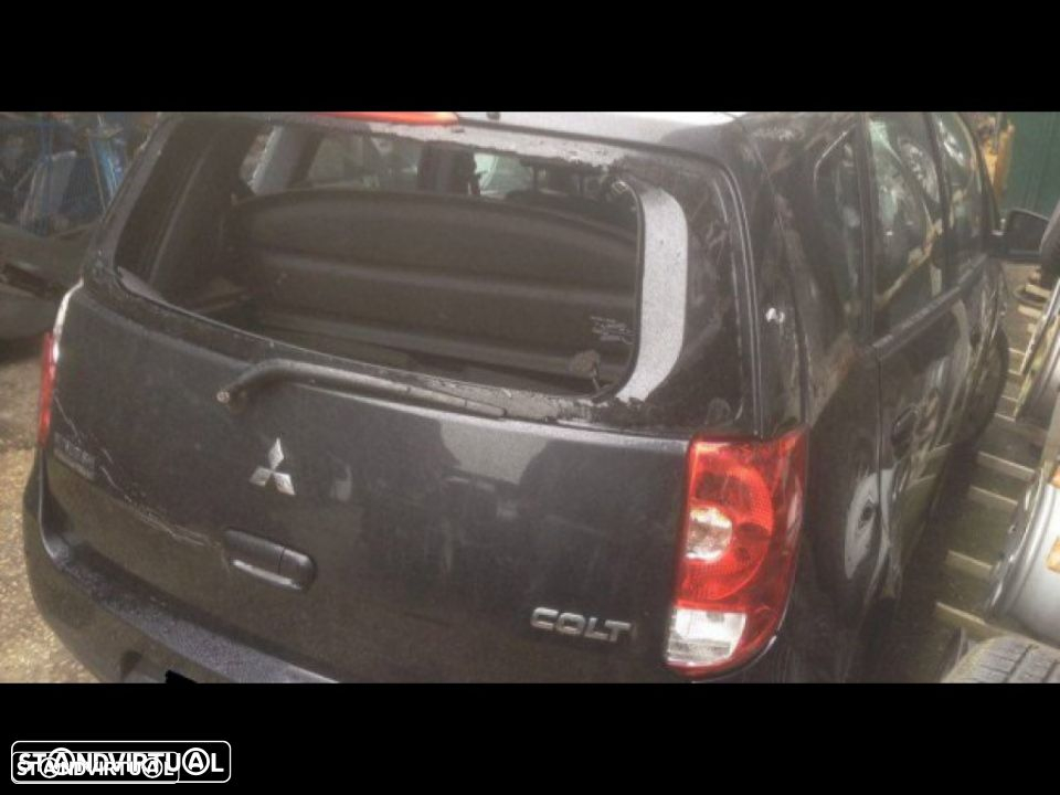 Mitsubishi Colt de 2010 para peças - 2