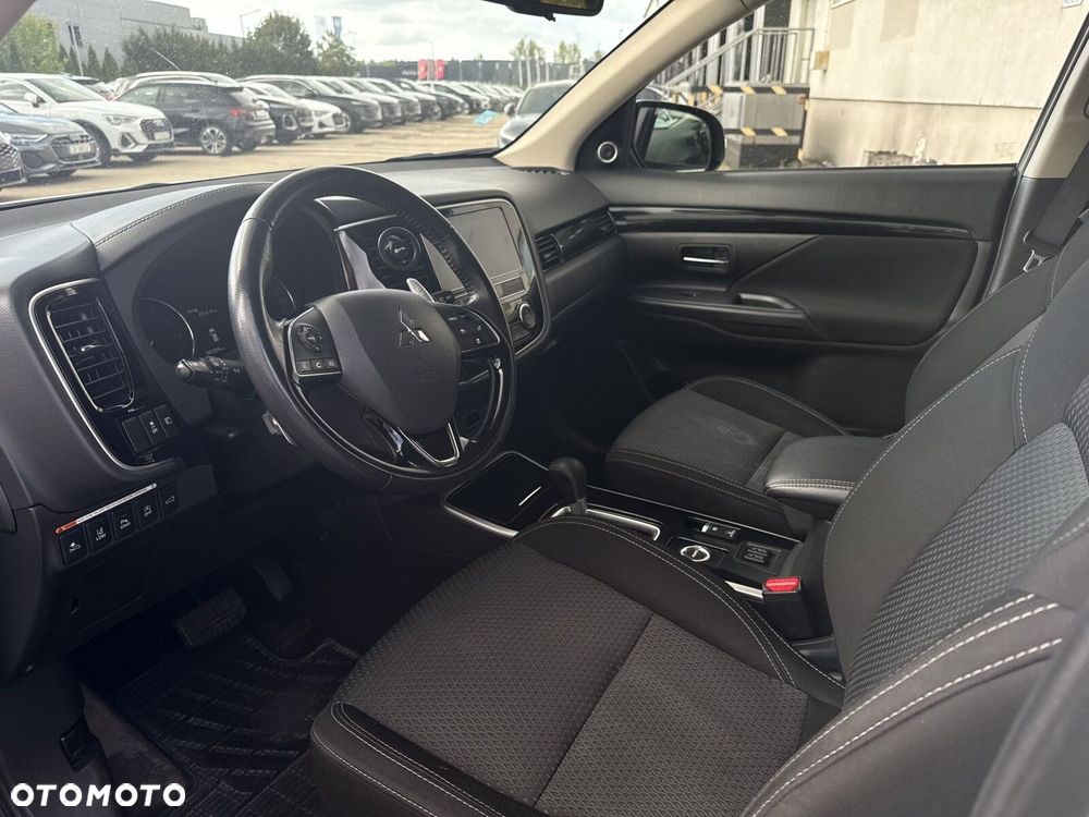 Mitsubishi Outlander 2.0 Intense + 4WD CVT - 13