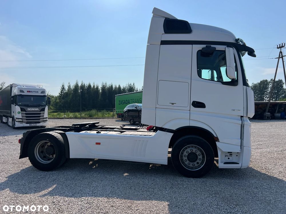 Mercedes-Benz Actros - 4