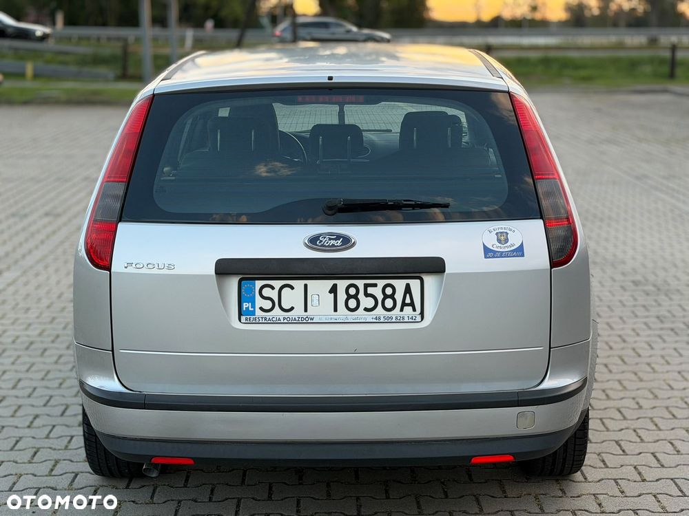 Ford Focus 1.6 Ambiente - 4