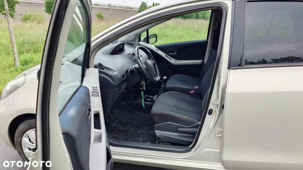 Toyota Yaris 1.33 Sol - 11