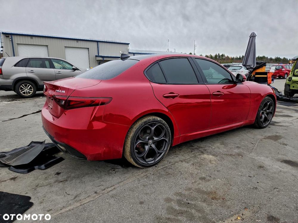 Alfa Romeo Giulia - 4