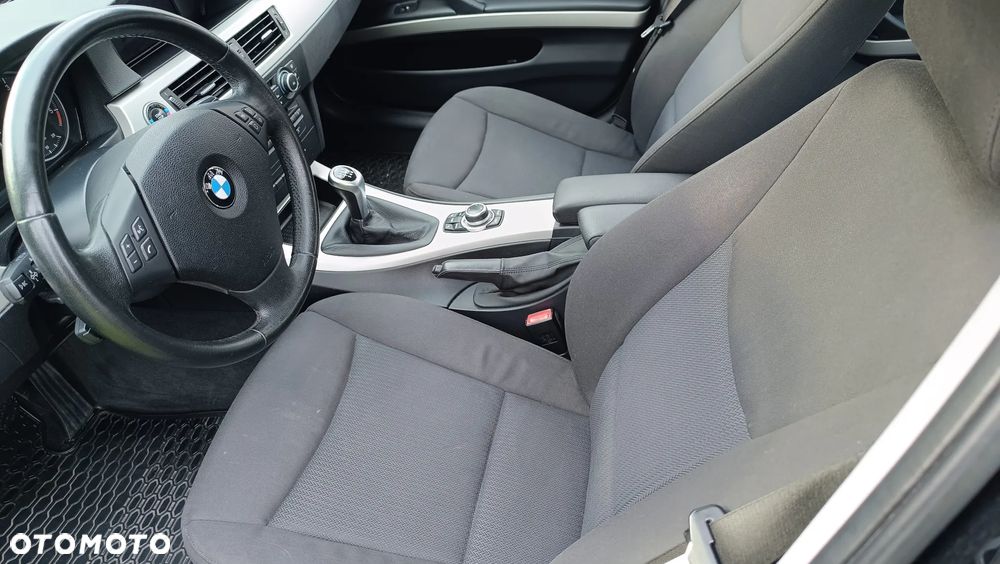 BMW Seria 3 318d Luxury Line - 19