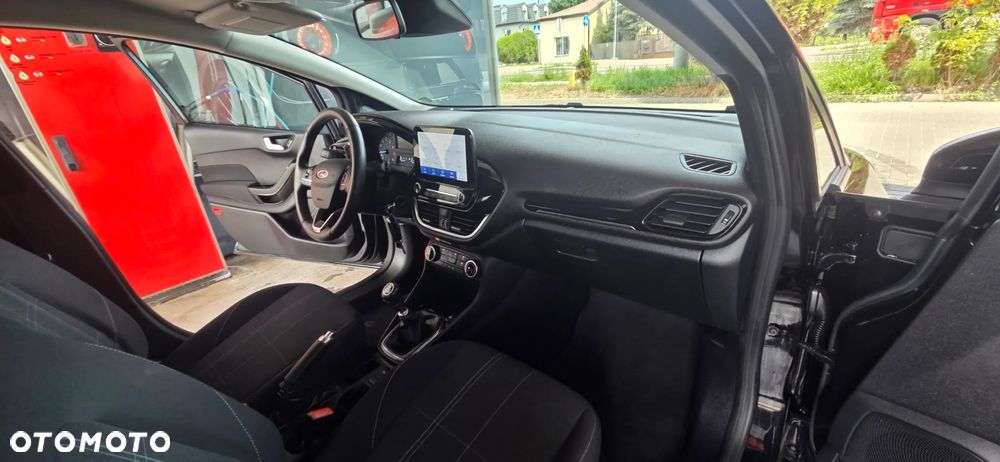 Ford Fiesta 1.0 EcoBoost S&S TITANIUM - 39