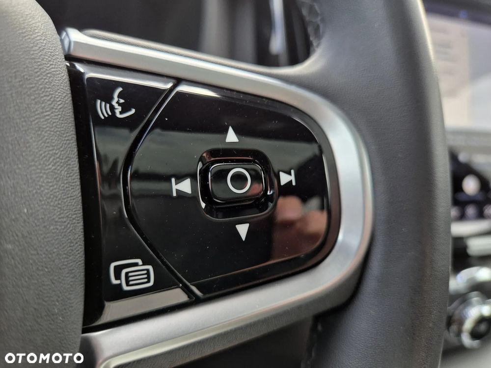 Volvo XC 60 T8 AWD Recharge Plus Dark - 27