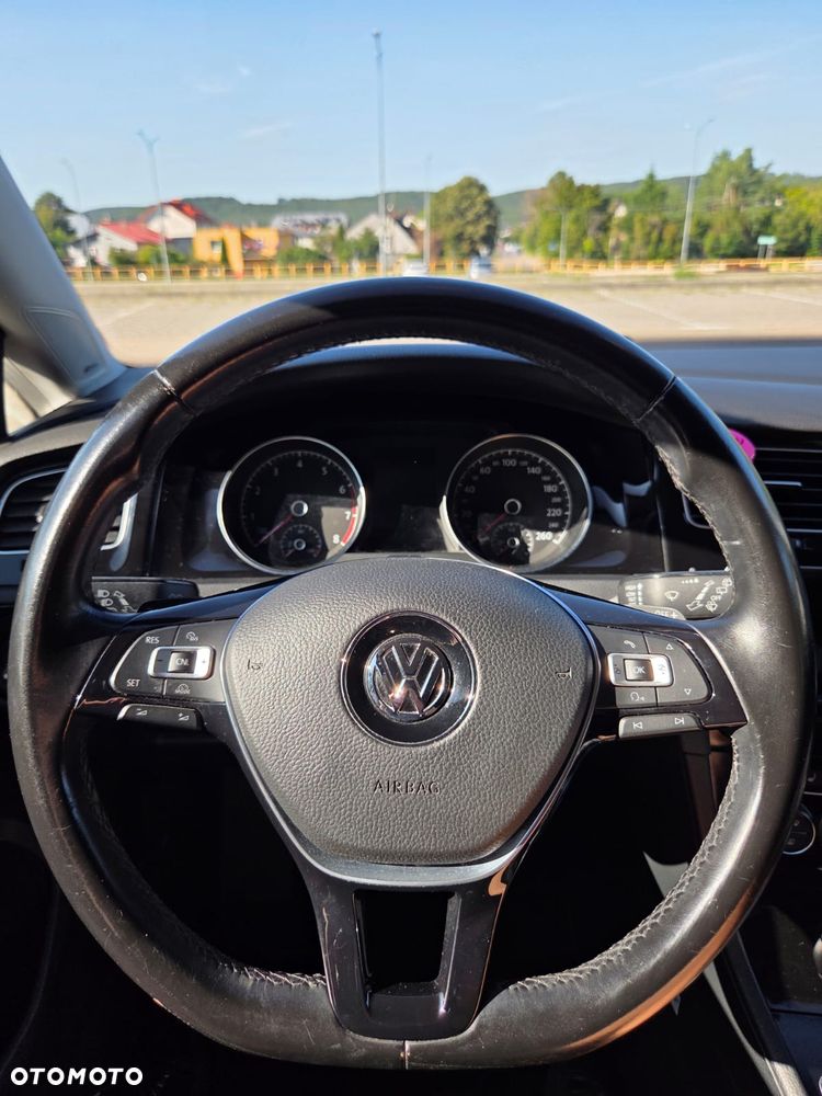 Volkswagen Golf - 11