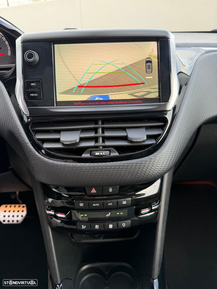 Peugeot 2008 1.2 PureTech GT Line EAT6 - 11