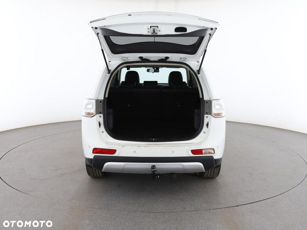 Mitsubishi Outlander - 19