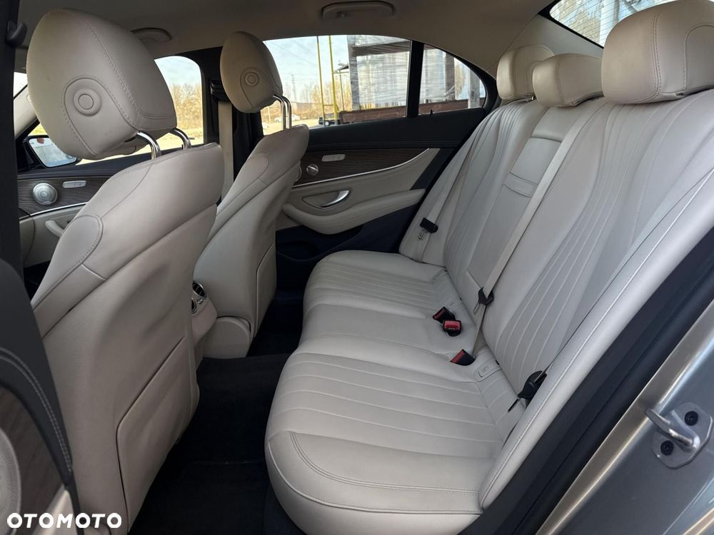 Mercedes-Benz Klasa E - 19
