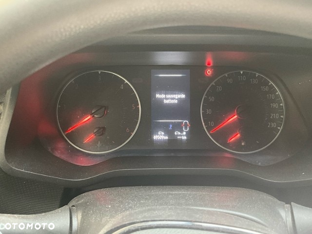Renault Trafic - 25