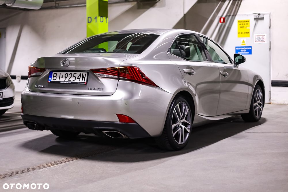 Lexus IS 200t / 300 Elegance - 13