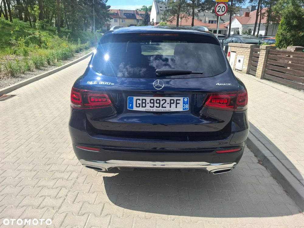 Mercedes-Benz GLC 300 e 4-Matic - 13