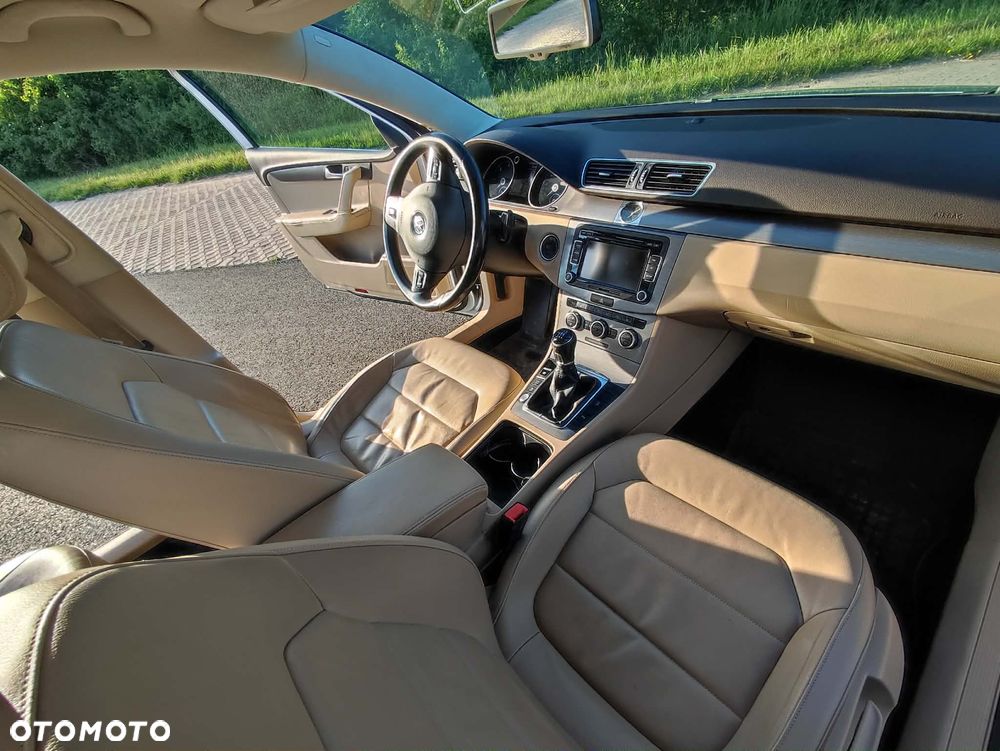 Volkswagen Passat 2.0 TDI Comfortline - 4