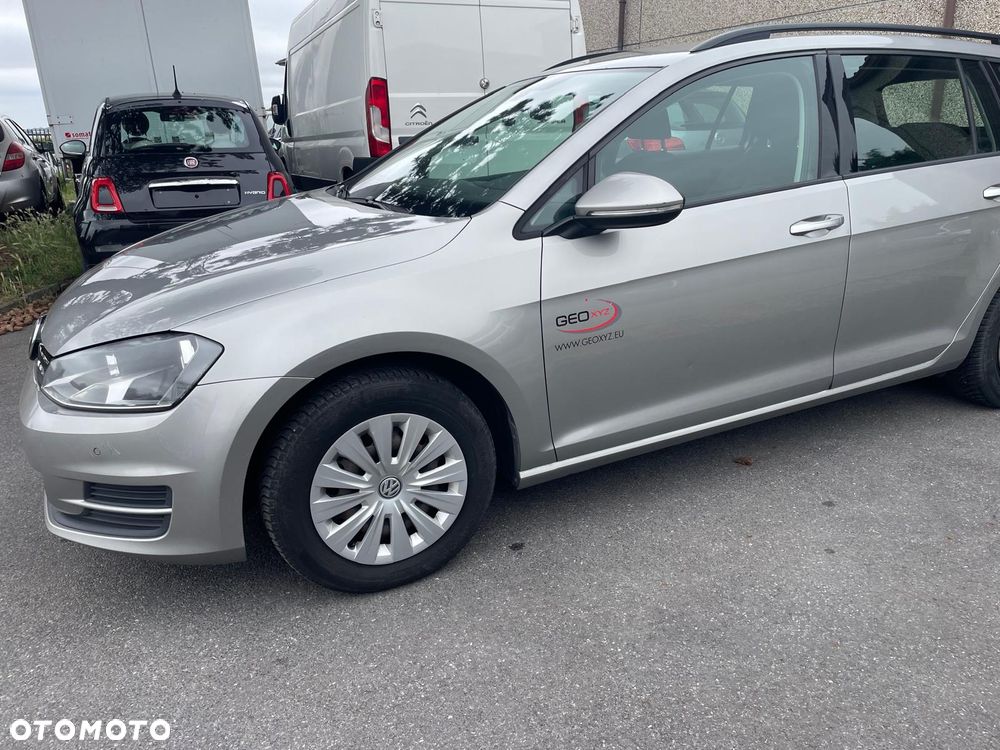 Volkswagen Golf - 1