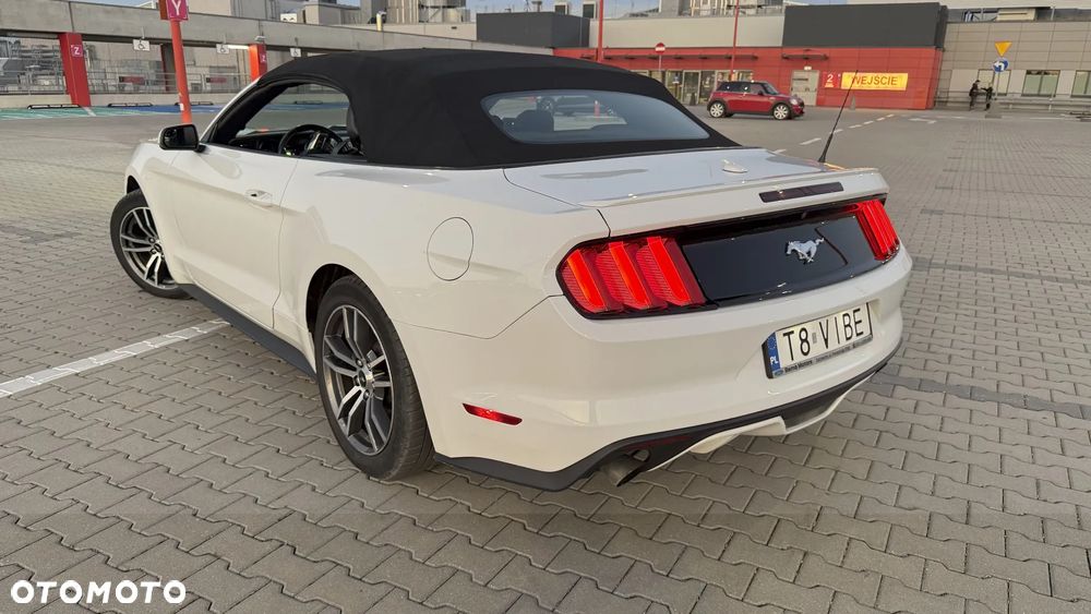 Ford Mustang Cabrio 2.3 Eco Boost - 32