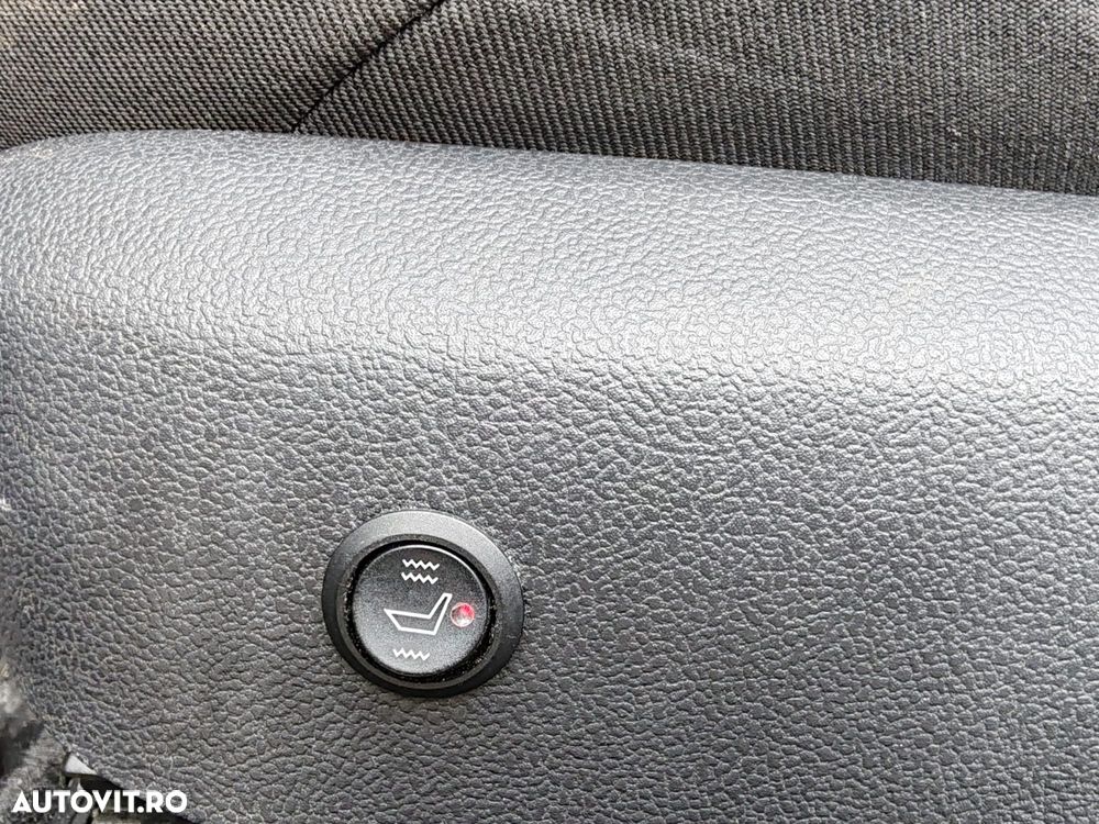 Toyota Corolla 1.8 HSD Business - 18