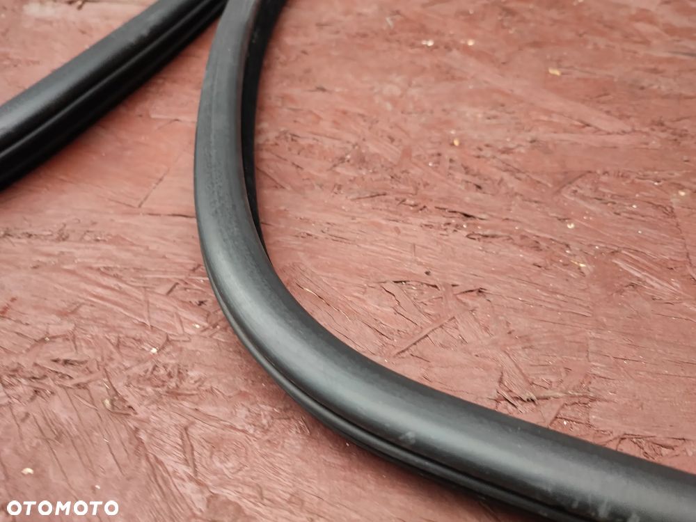 BMW F11 / F11N ORYGINALNE USZCZELKI DRZWI TYŁ LEWA / PRAWA W BDB STANIE O NR. 51 76 7 199 770 OEM - 11