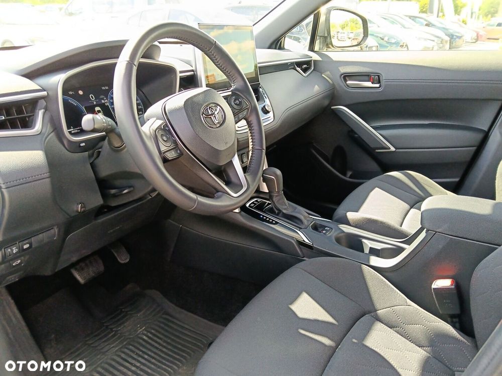 Toyota Corolla Cross - 10
