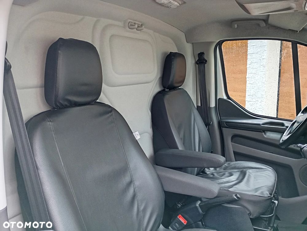Ford TRANSIT CUSTOM L2H1 - 17
