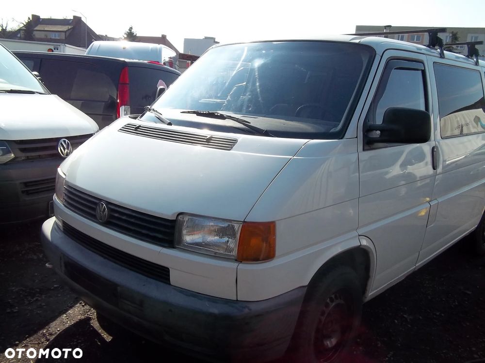 Volkswagen Transporter - 1