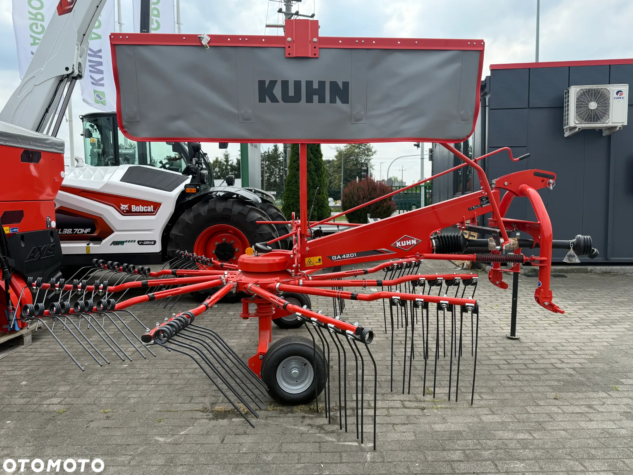 Kuhn Zgrabiarka jednokaruzelowa KUHN 4201 - 6