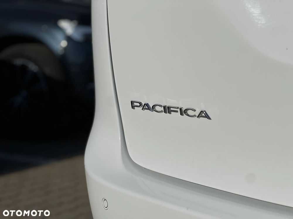Chrysler Pacifica - 13