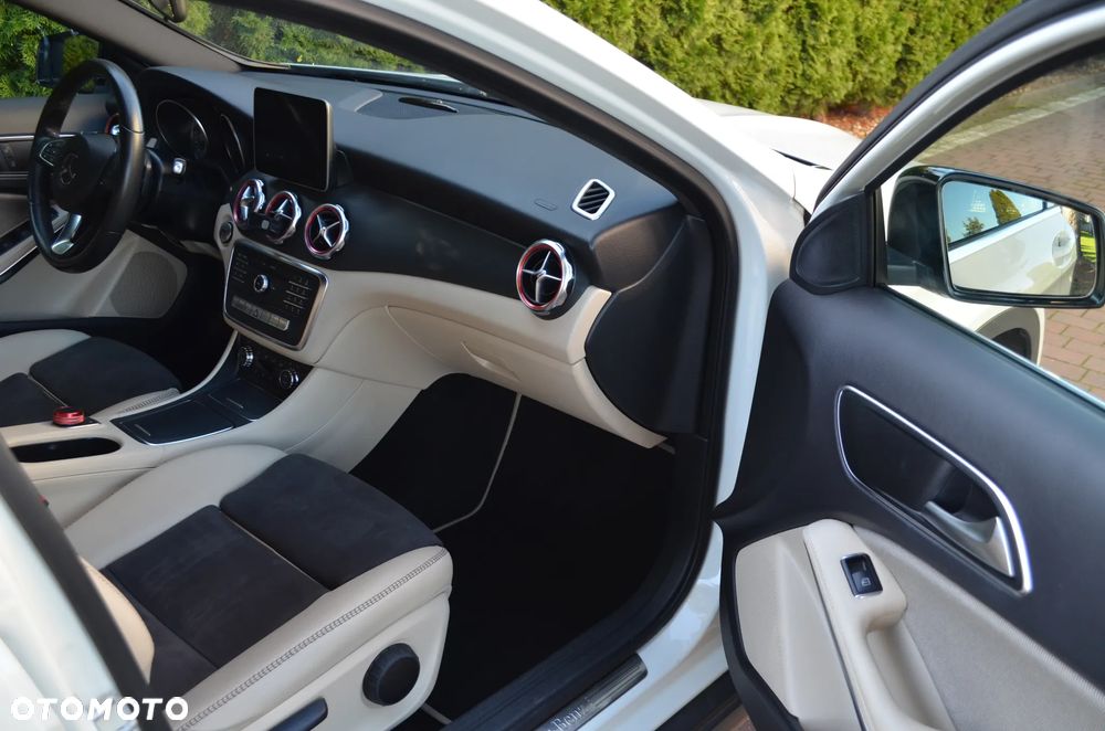 Mercedes-Benz GLA 200 d 7G-DCT AMG Line - 8