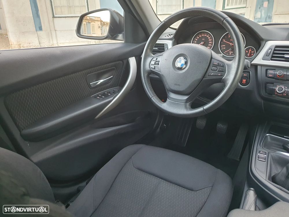 BMW 320 d EfficientDynamics Line Sport - 41