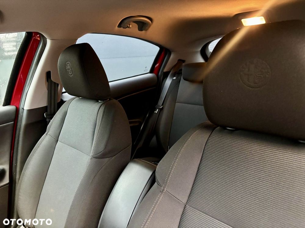 Alfa Romeo Giulietta 2.0 JTDM Distinctive - 17