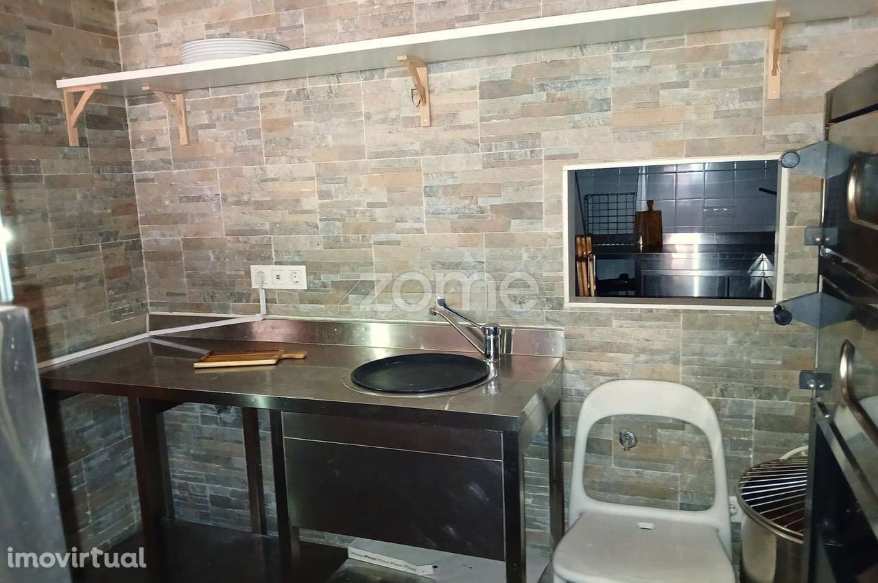 PIZZARIA EQUIPADA PARA TRESPASSE – OEIRAS - Grande imagem: 4/11