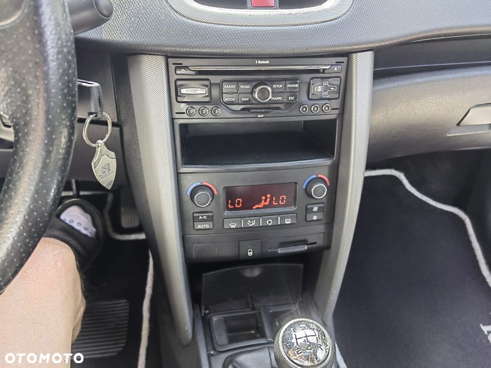 Peugeot 207 - 8
