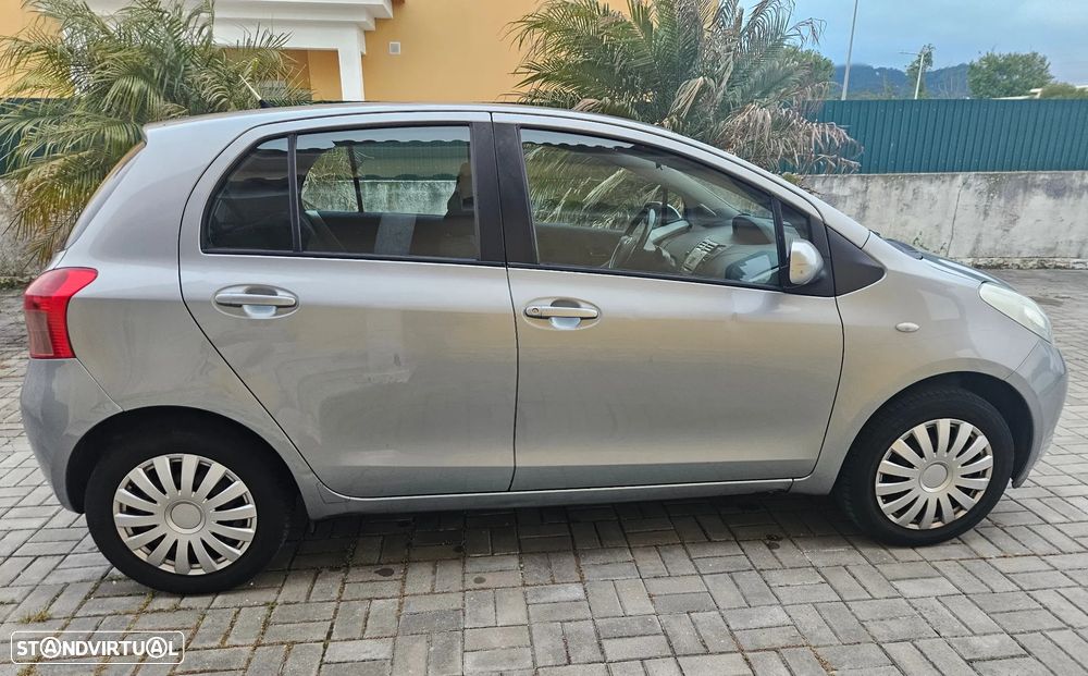 Toyota Yaris 1.0 VVT-i AC - 13