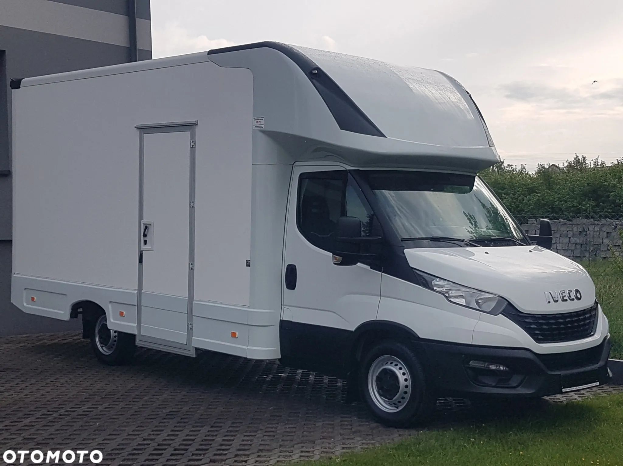 Iveco DAILY KONTENER NISKOPODŁOGOWY 4,43x2,23x2,42 SKLEP BAR FOODTRUCK KAMPER KLIMA - 1