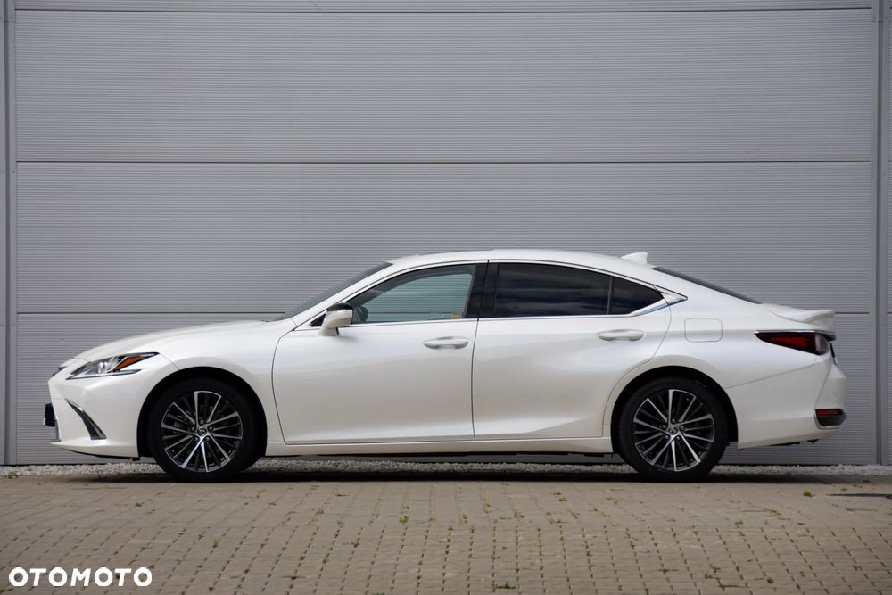 Lexus ES - 7