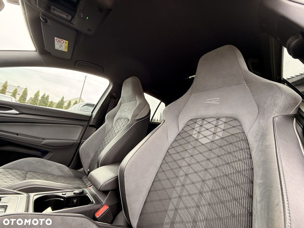 Volkswagen Golf 1.5 eTSI OPF DSG R-Line - 18