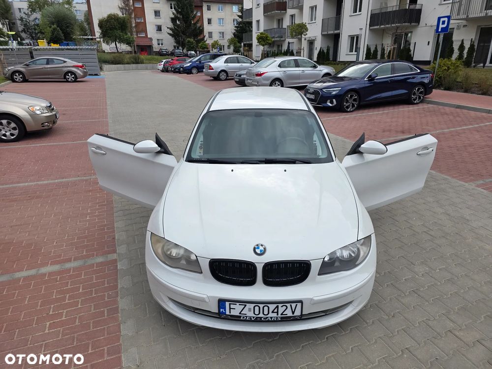 BMW Seria 1 118i Edition Sport - 13