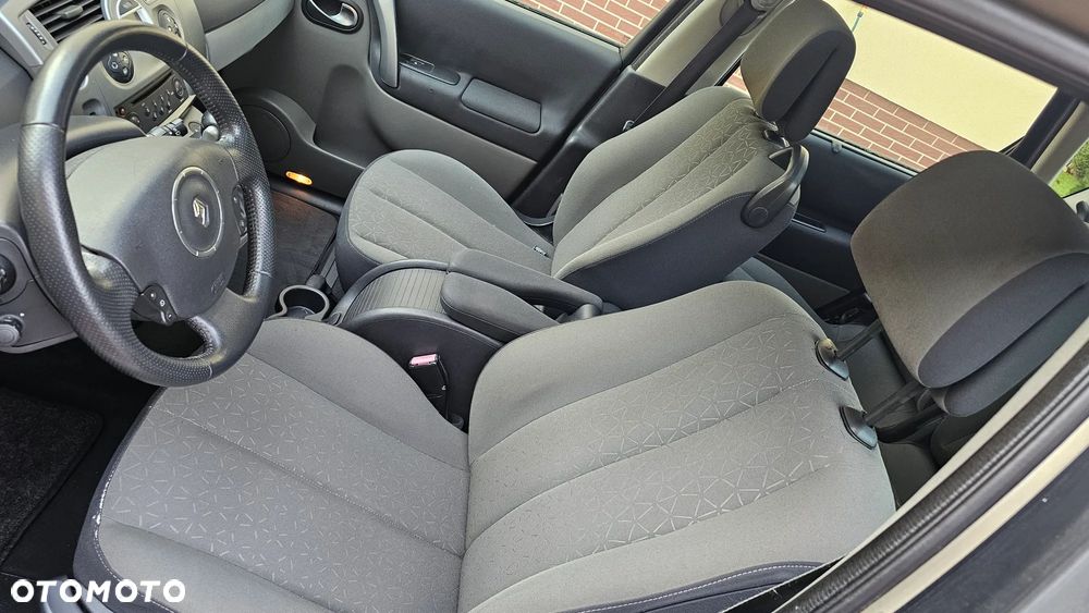Renault Scenic 1.9 dCi FAP Privilege - 20