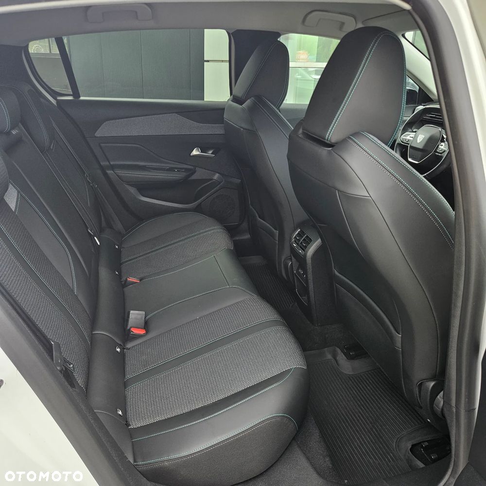 Peugeot 308 1.2 PureTech Allure S&S EAT8 - 11