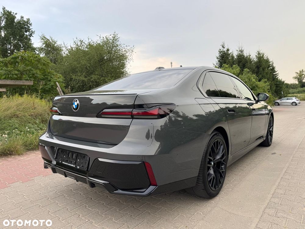 BMW Seria 7 740d xDrive mHEV Individual Edition sport - 12