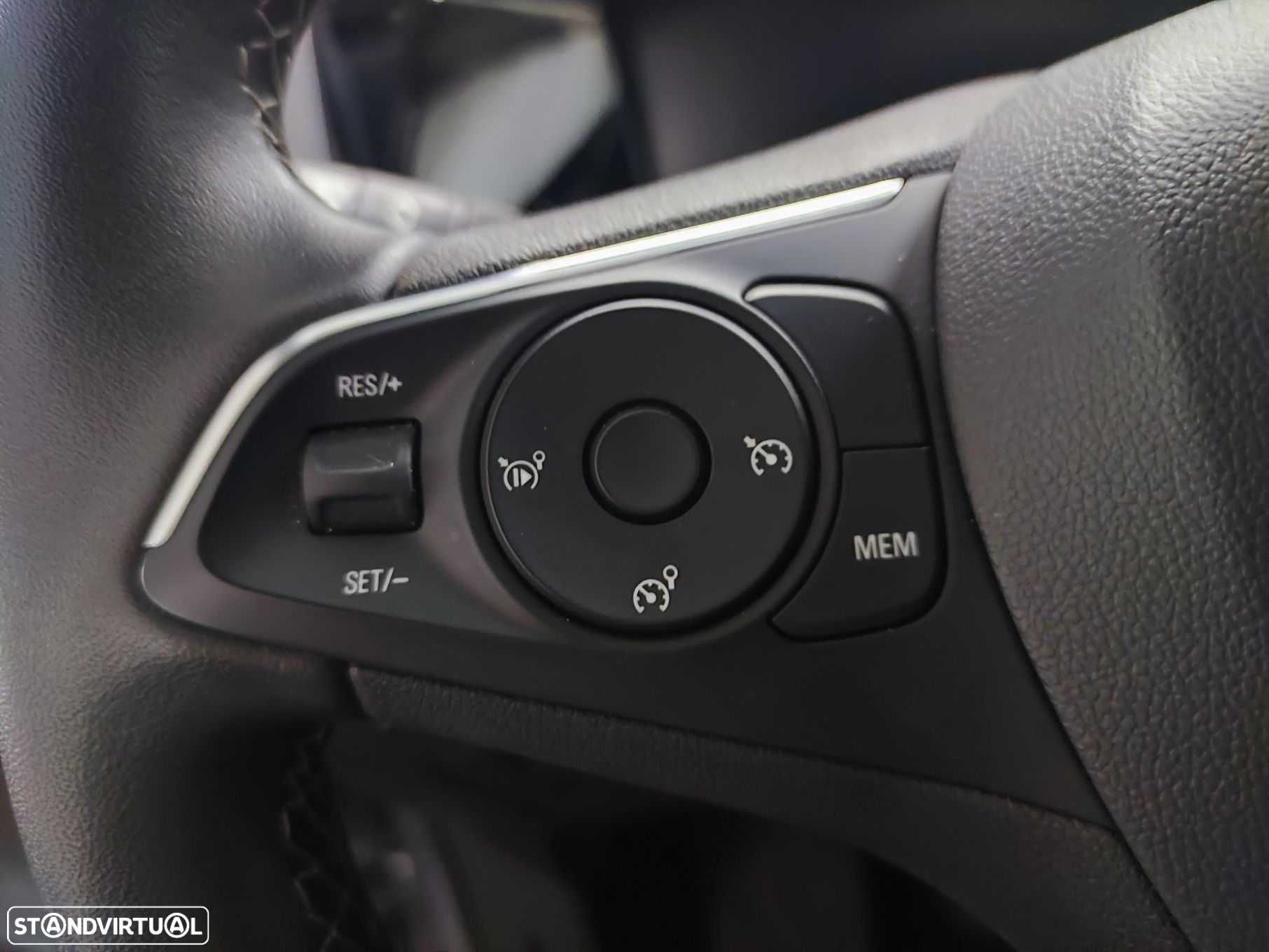 Opel Grandland 1.2 T GS - 11
