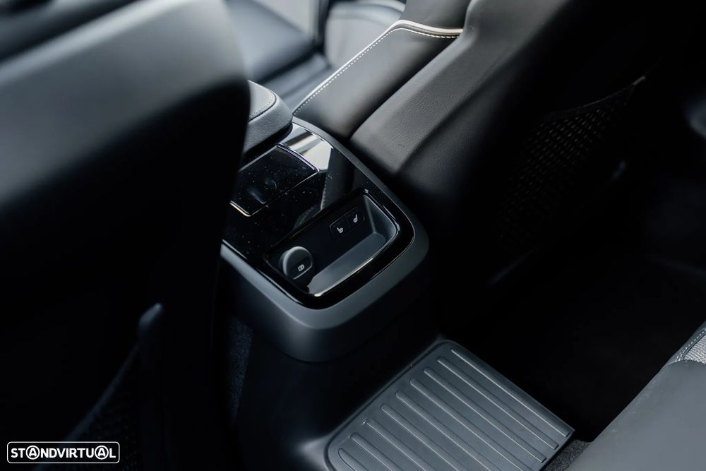 Volvo S60 T8 Recharge AWD Ultimate Dark - 27