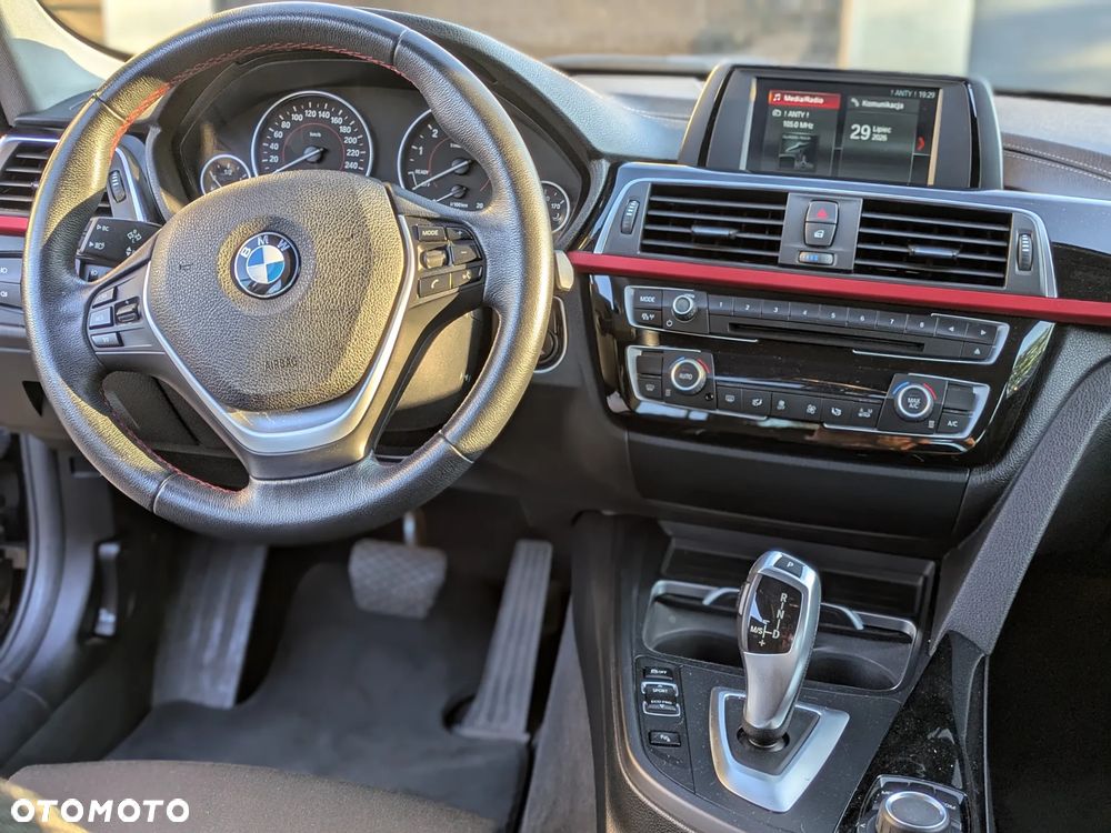 BMW Seria 3 318i - 13